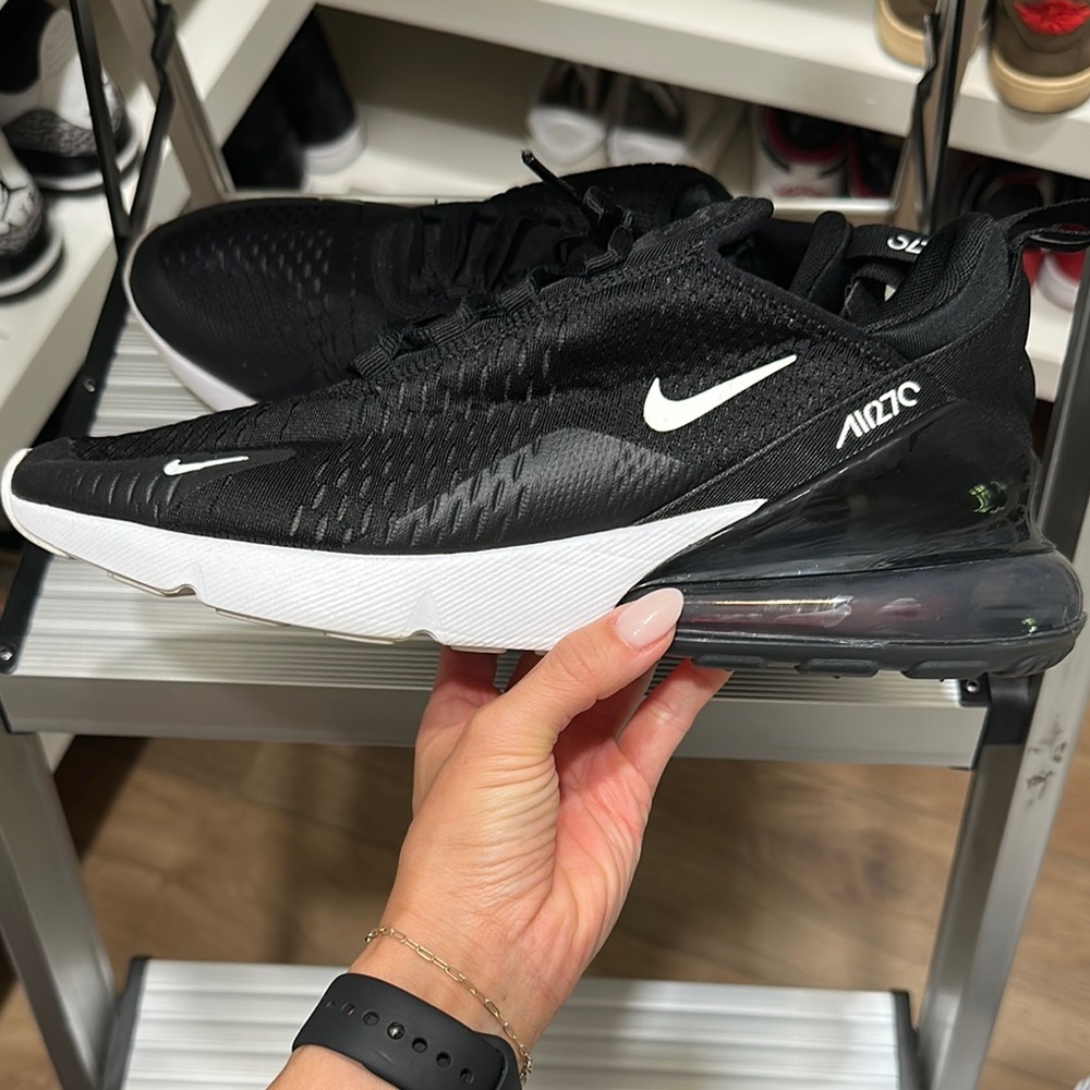 Nike men’s size 10.5 air max 270